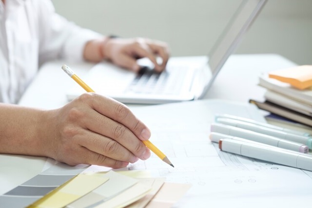 Excelling in Academia: The Role of Professional Research Paper Writer Services